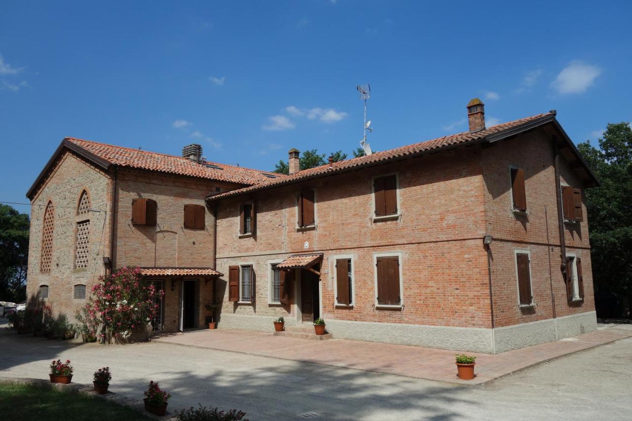 Agriturismo Molino Nuovo 圣彼得罗-泰尔梅堡 外观 照片