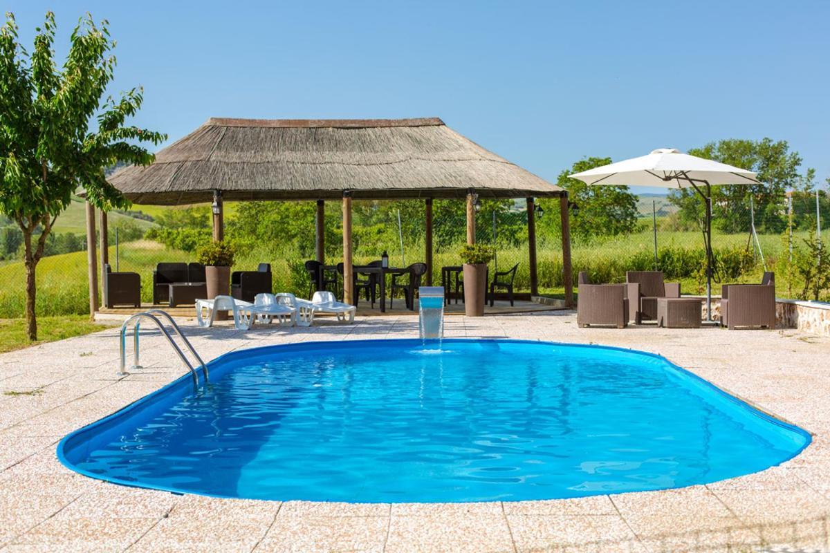 Agriturismo Molino Nuovo 圣彼得罗-泰尔梅堡 外观 照片