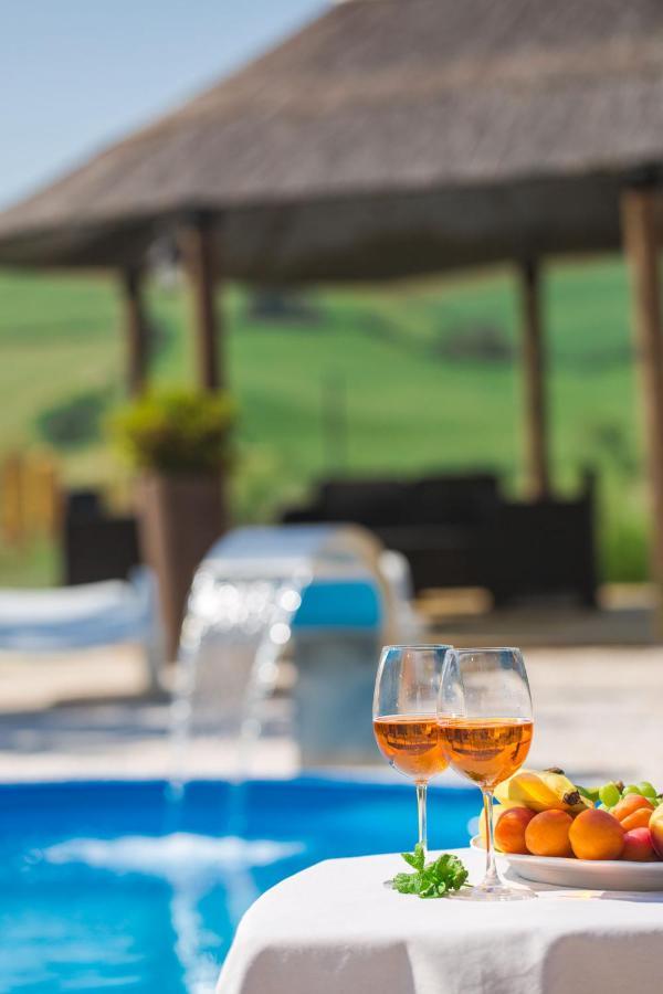 Agriturismo Molino Nuovo 圣彼得罗-泰尔梅堡 外观 照片